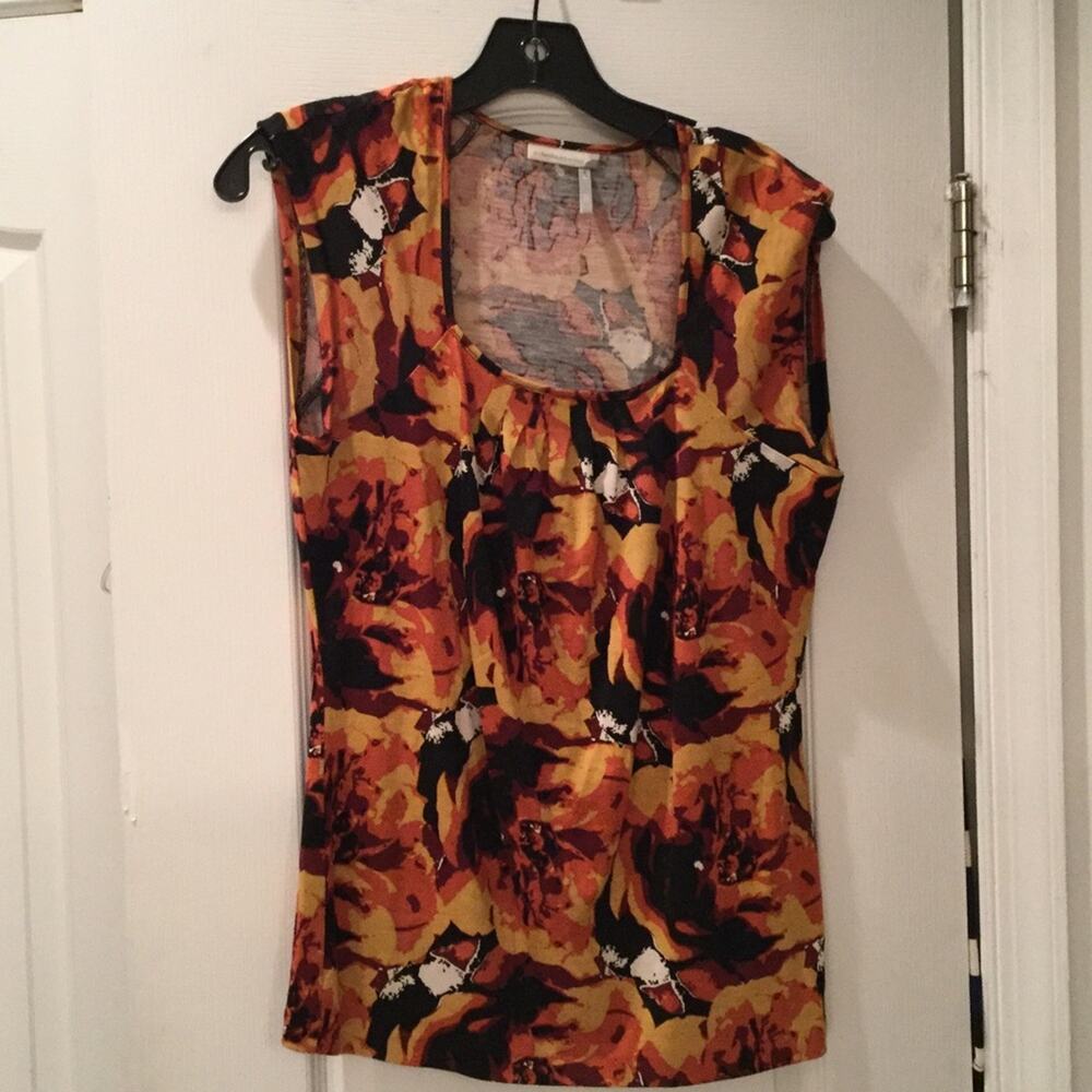 Classic entier S bright sleeveless floral top
